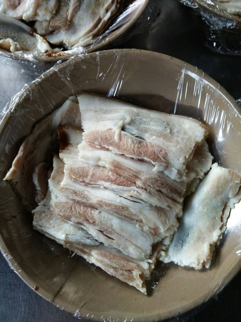 Steps for Making Sweet Glutinous Rice with Pork Belly