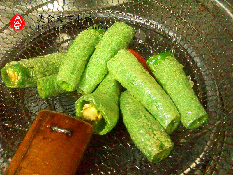 Detailed Steps for Cooking Classic Home-cooked Dish: Fermented Black Bean Tiger Skin Shishito Peppers