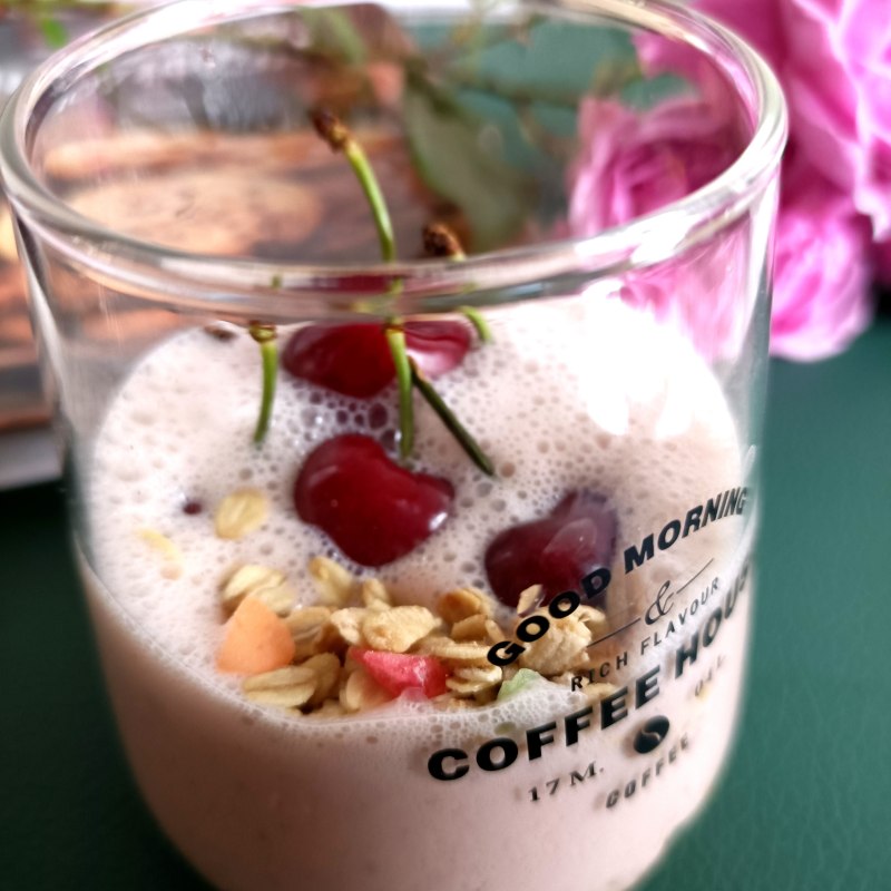 Oatmeal Cherry Smoothie Cup