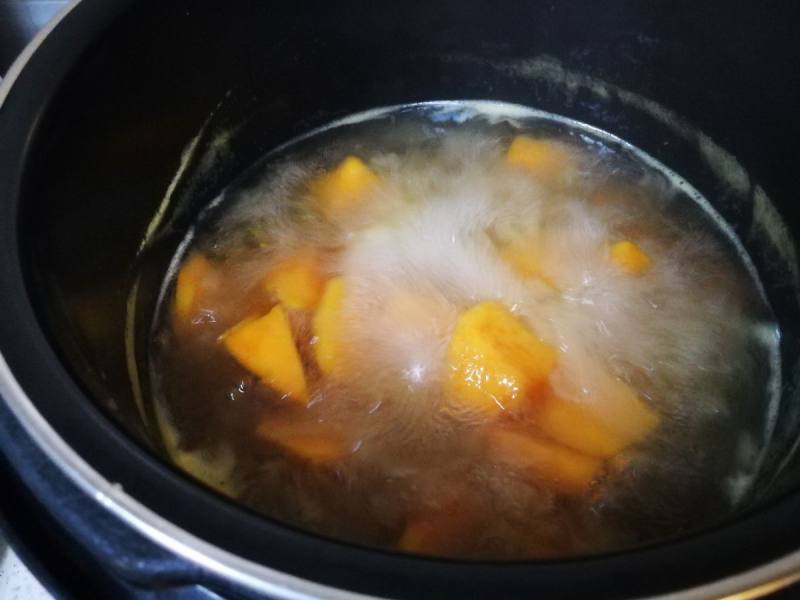 Steps to Make Sweet Potato and Tremella Soup