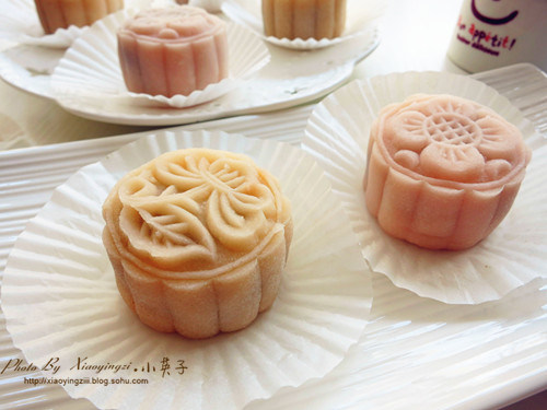 Rose Fragrant Green Bean Paste Ice Skin Mooncake