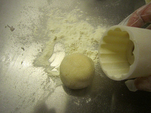 Step-by-step Making of Rose Fragrant Green Bean Paste Ice Skin Mooncake