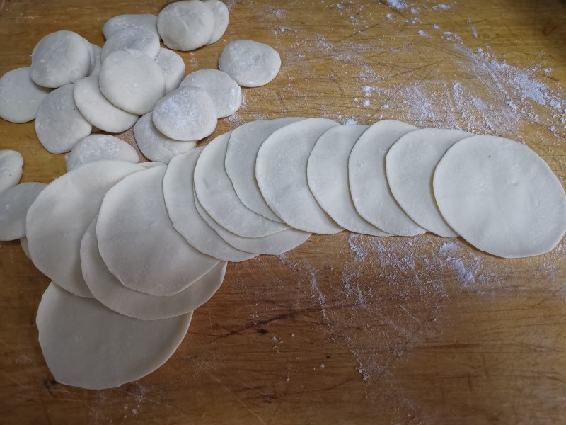 Steps for Making Fennel Filling Dumplings