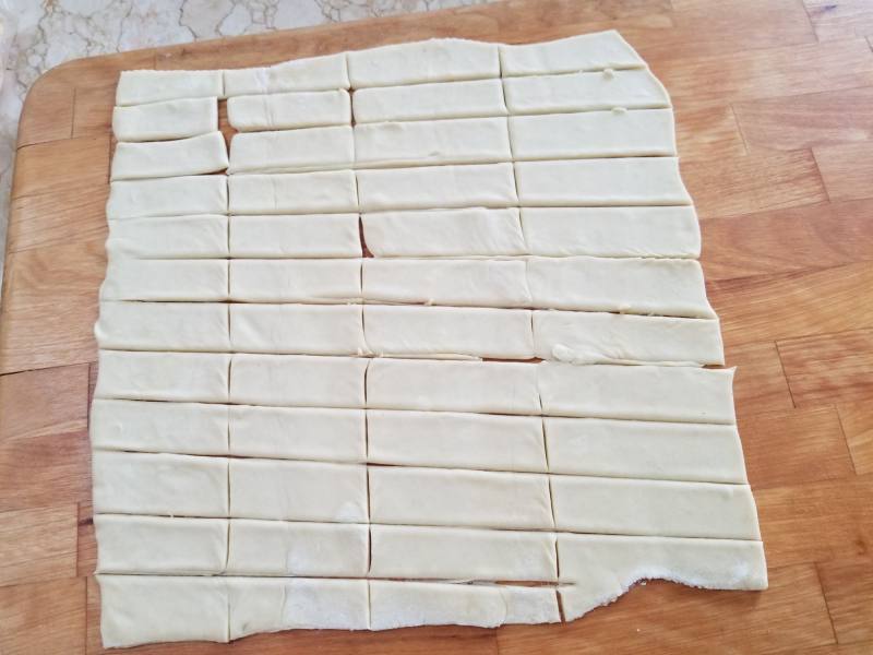 Steps for Cooking Almond Puff Pastry Sticks