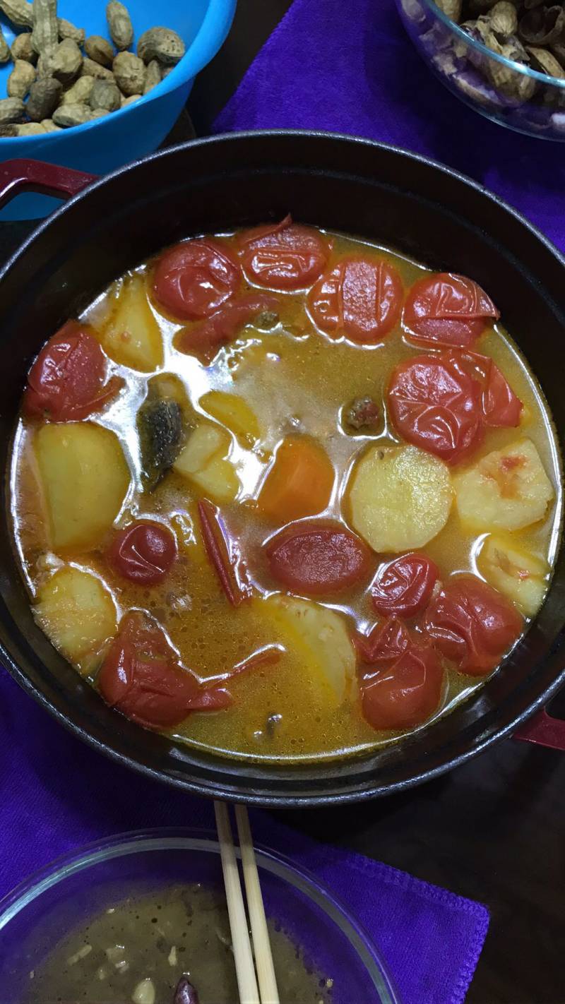 Tomato Potato Beef Bone Soup