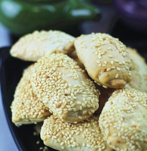 Steps for Cooking Sesame Walnut Pastry