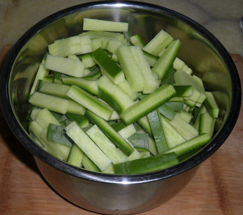 Steps for Making Spicy and Flavorful Dried Radish Slices