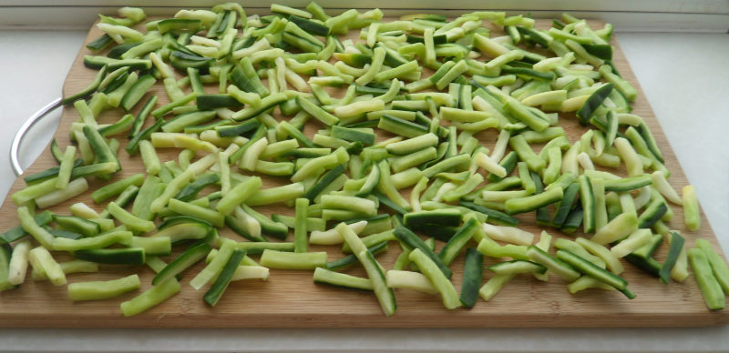 Steps for Making Spicy and Flavorful Dried Radish Slices