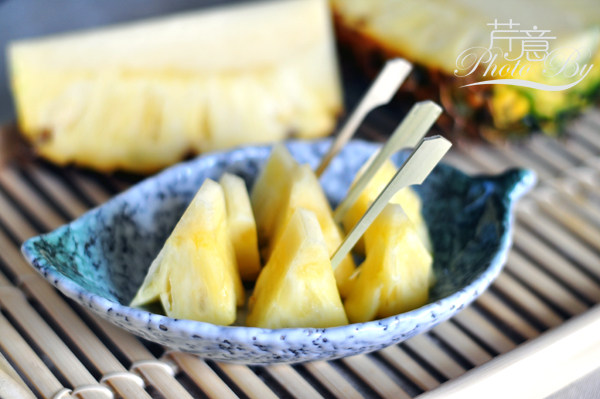 Pineapple Peeling Tips