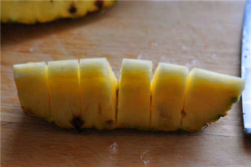 Pineapple Peeling Tips Step-by-Step