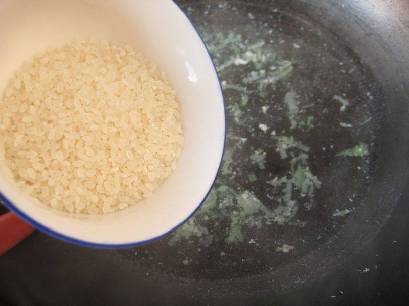 Steps for Making Chicken and Mushroom Congee