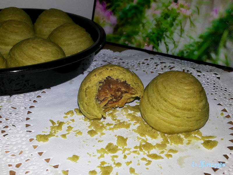 Steps for Making Matcha Lotus Seed Paste Pastry