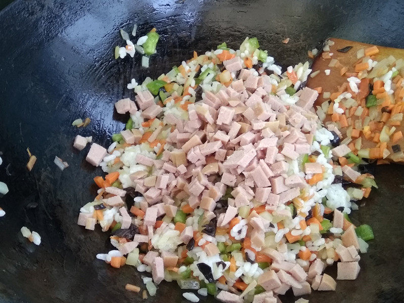 Steps to Make Beef Sausage and Vegetable Fried Rice