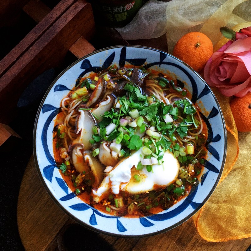 Spicy and Sour Enoki Mushroom Noodles