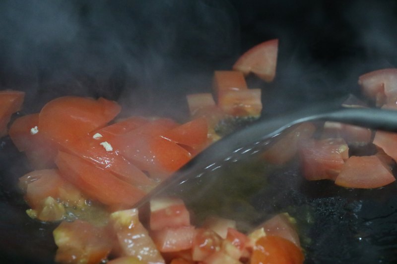 Steps for making Tomato Meatball Tofu Soup