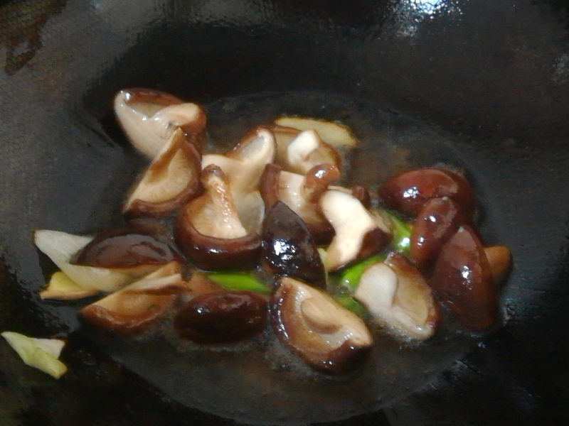 Steps to Cook Shiitake Mushroom with Canola