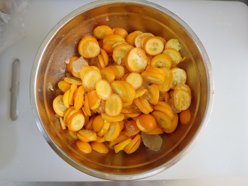 Step-by-Step Instructions for Making Iced Kumquat Paste: Clear Lungs and Stop Coughing