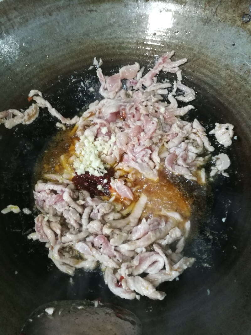 Steps for Cooking Spicy and Crispy Shredded Pork