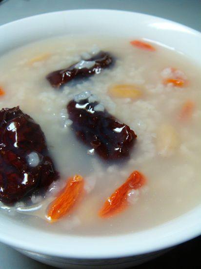 Blood-nourishing and Beauty-enhancing Porridge