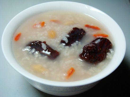 Steps for Cooking Blood-nourishing and Beauty-enhancing Porridge