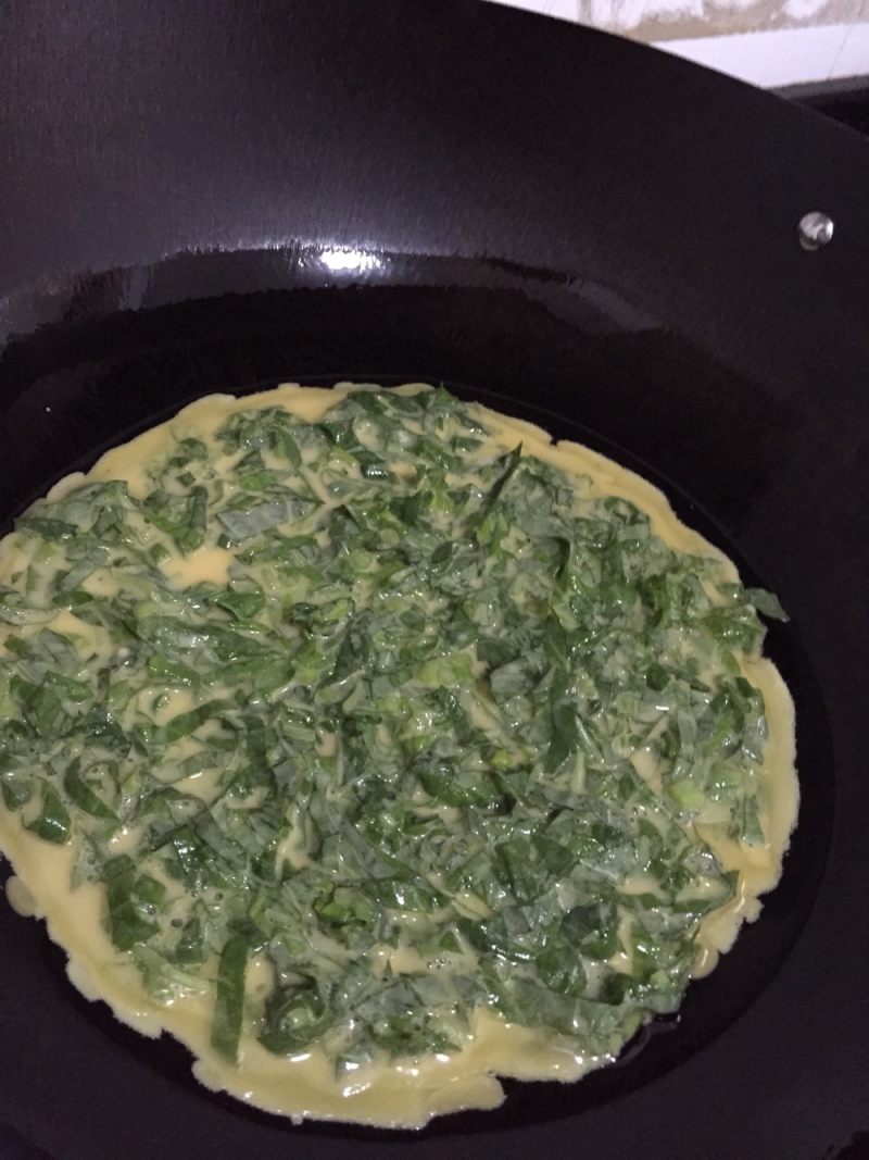 Steps to Make Quick Breakfast: Egg and Vegetable Pancake