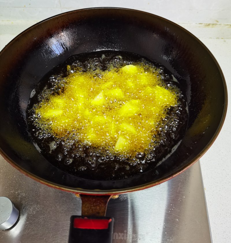 Steps for Making Sweet Potato in Sugar Frost