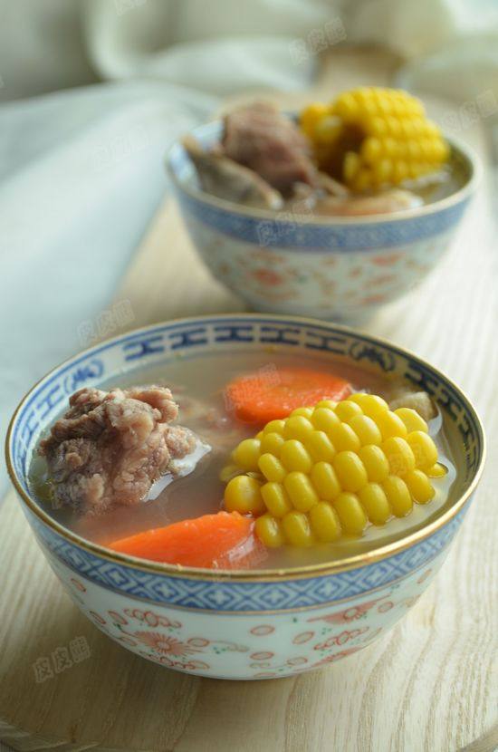 Must-Try Autumn Soup: Corn, Carrot, and Pork Bone Stew