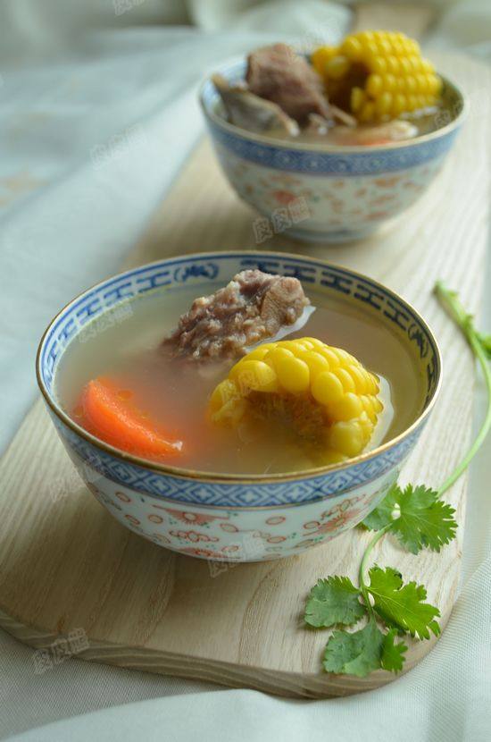 Must-Try Autumn Soup: Corn, Carrot, and Pork Bone Stew