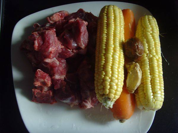 Step-by-Step Guide to Making Must-Try Autumn Soup: Corn, Carrot, and Pork Bone Stew