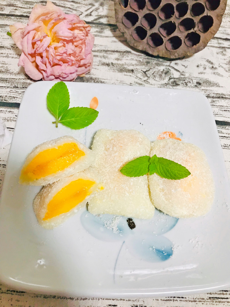 Mango Sticky Rice Cake