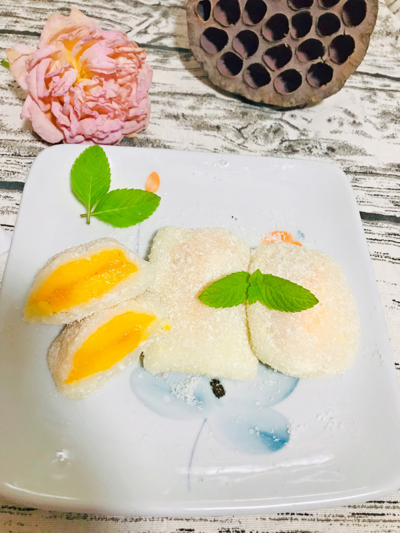 Mango Sticky Rice Cake