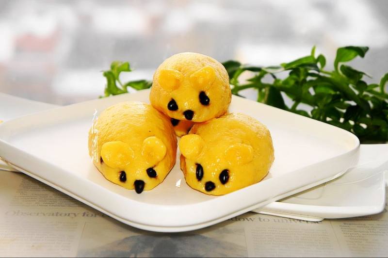 Golden Rat Steamed Buns