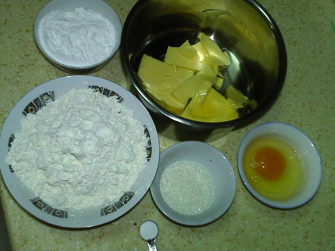 Steps for Making Vanilla Cookies