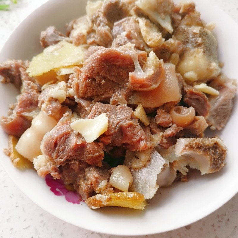 Steps for Cooking Lamb Stewed with White Radish