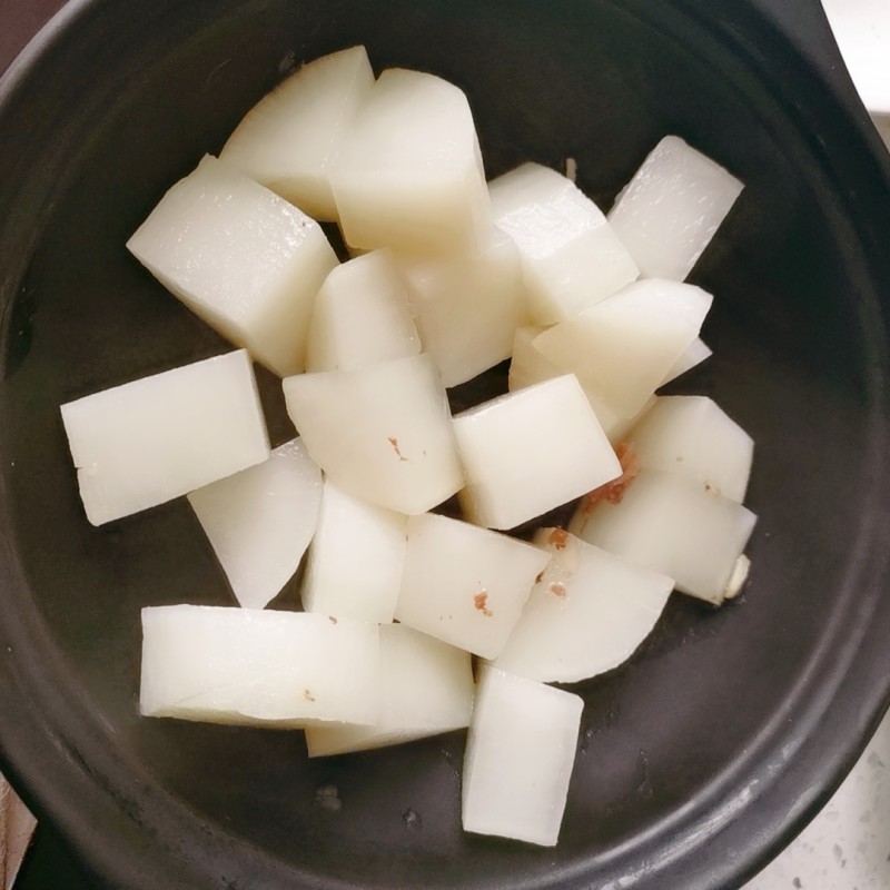 Steps for Cooking Lamb Stewed with White Radish