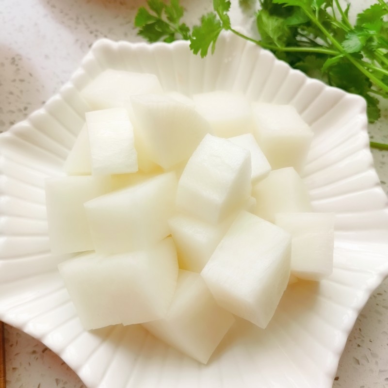 Steps for Cooking Lamb Stewed with White Radish