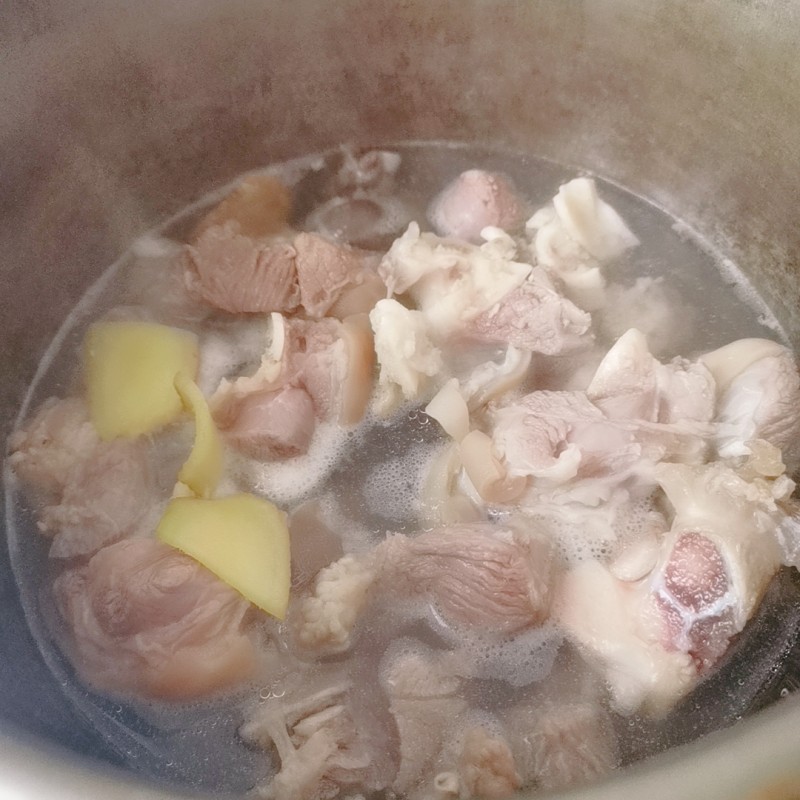 Steps for Cooking Lamb Stewed with White Radish