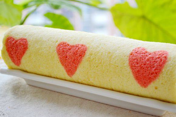 Heart-shaped Cake Roll