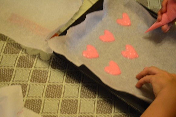 Steps to Make Heart-shaped Cake Roll