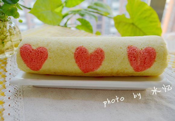 Heart-shaped Cake Roll