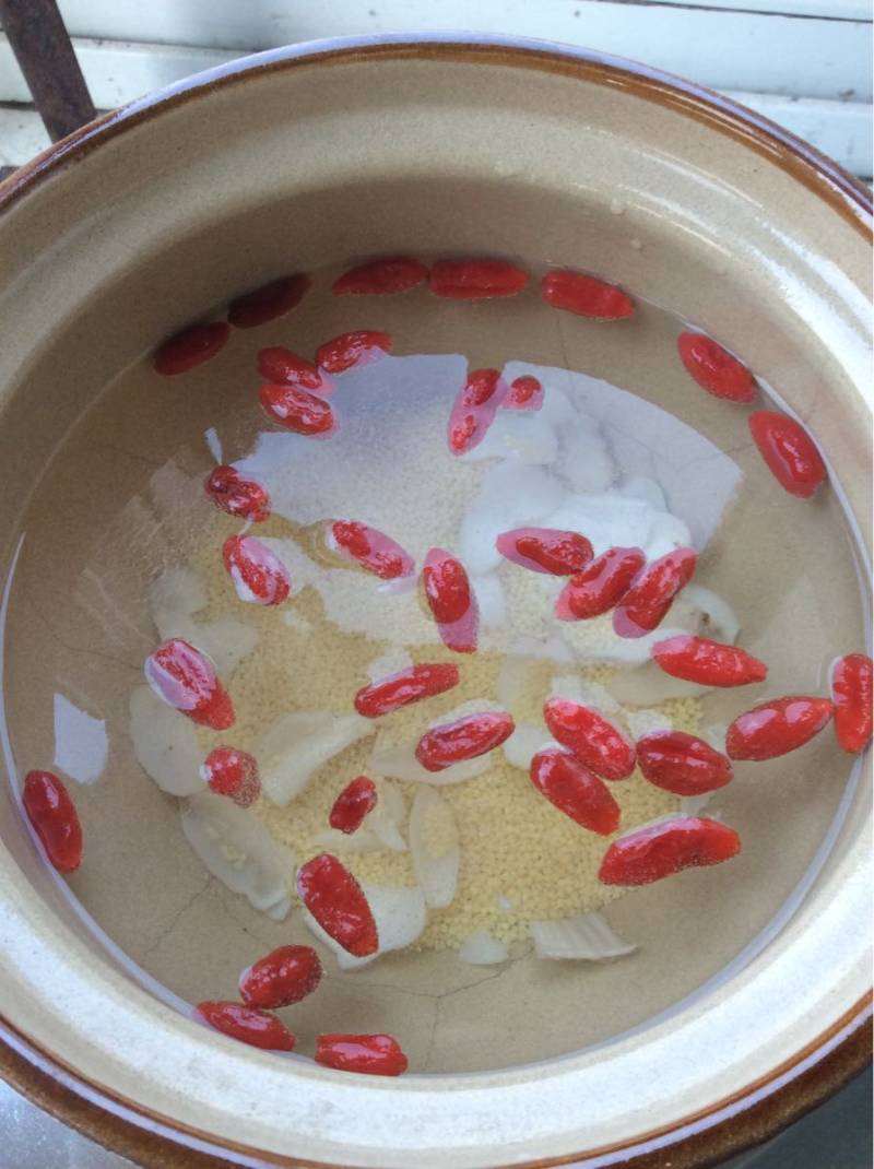 Claypot Porridge - Millet, Fermented Rice, Goji Berry and Lily Porridge Cooking Steps