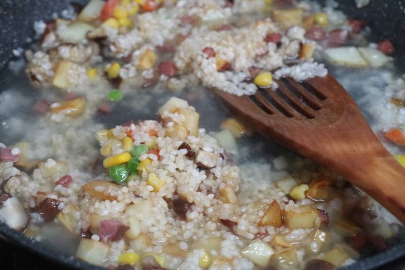 Chinese Sausage Potato Mushroom Rice Cooking Steps