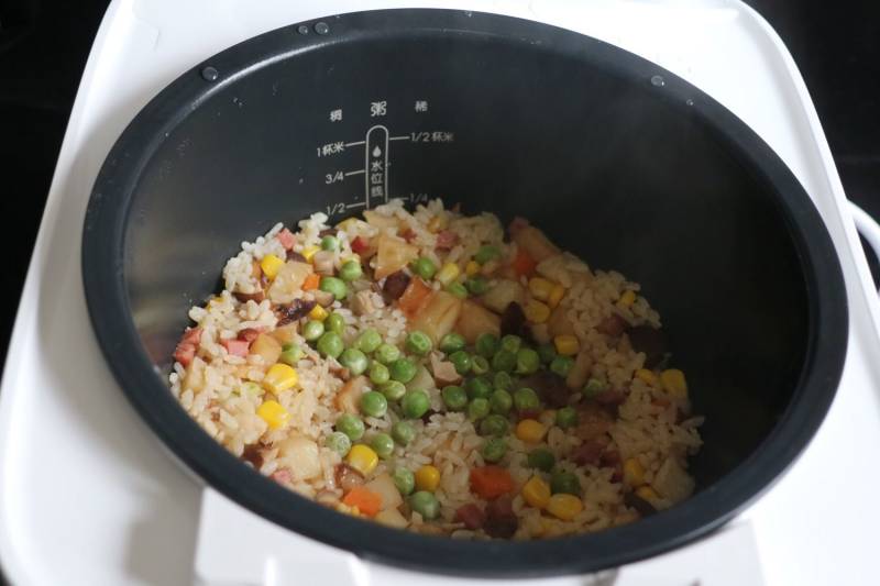 Chinese Sausage Potato Mushroom Rice Cooking Steps