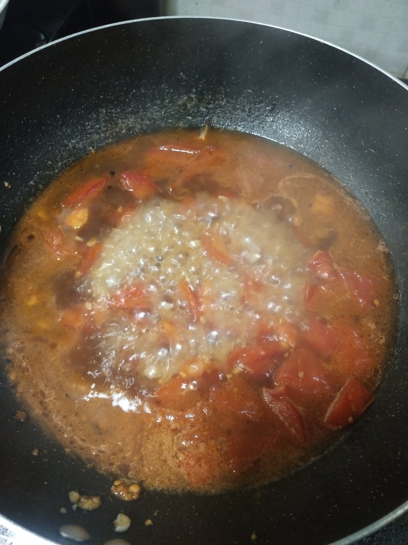 Tomato Beef and Enoki Mushroom Soup: Detailed Cooking Steps