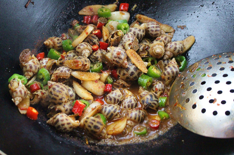 Steps for Making Spicy Stir-Fried Snails