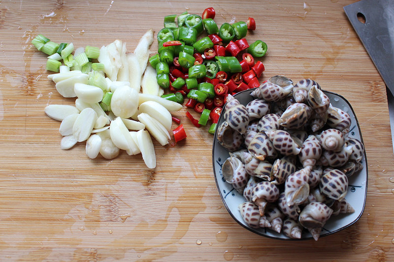 Steps for Making Spicy Stir-Fried Snails