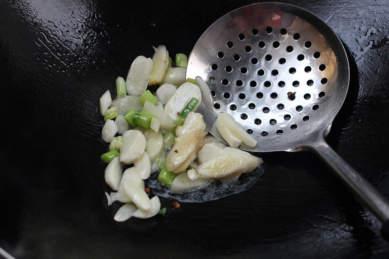 Steps for Making Spicy Stir-Fried Snails