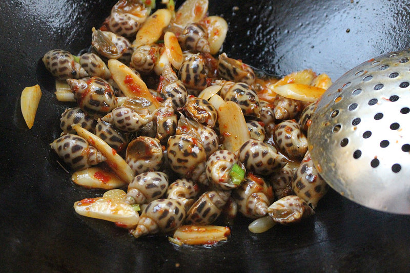 Steps for Making Spicy Stir-Fried Snails