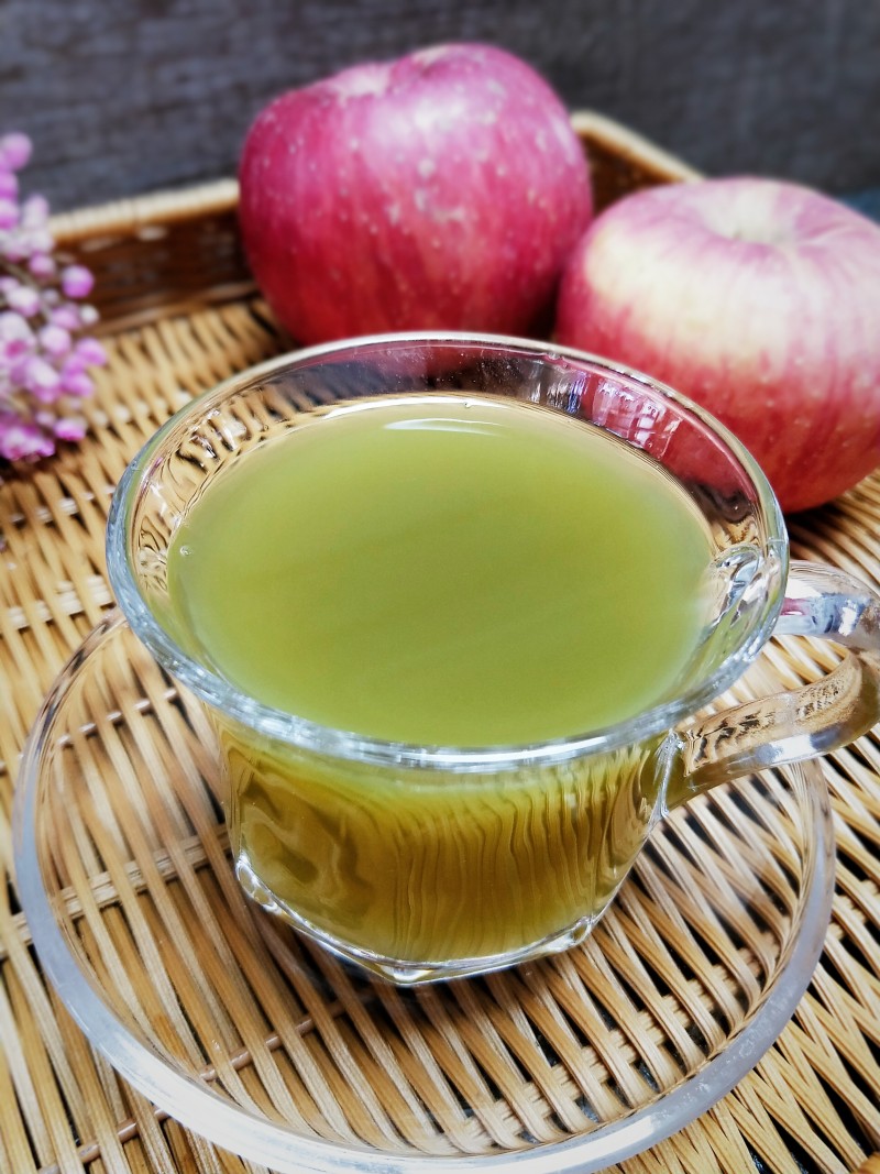 Steps for Making Celery Apple Juice