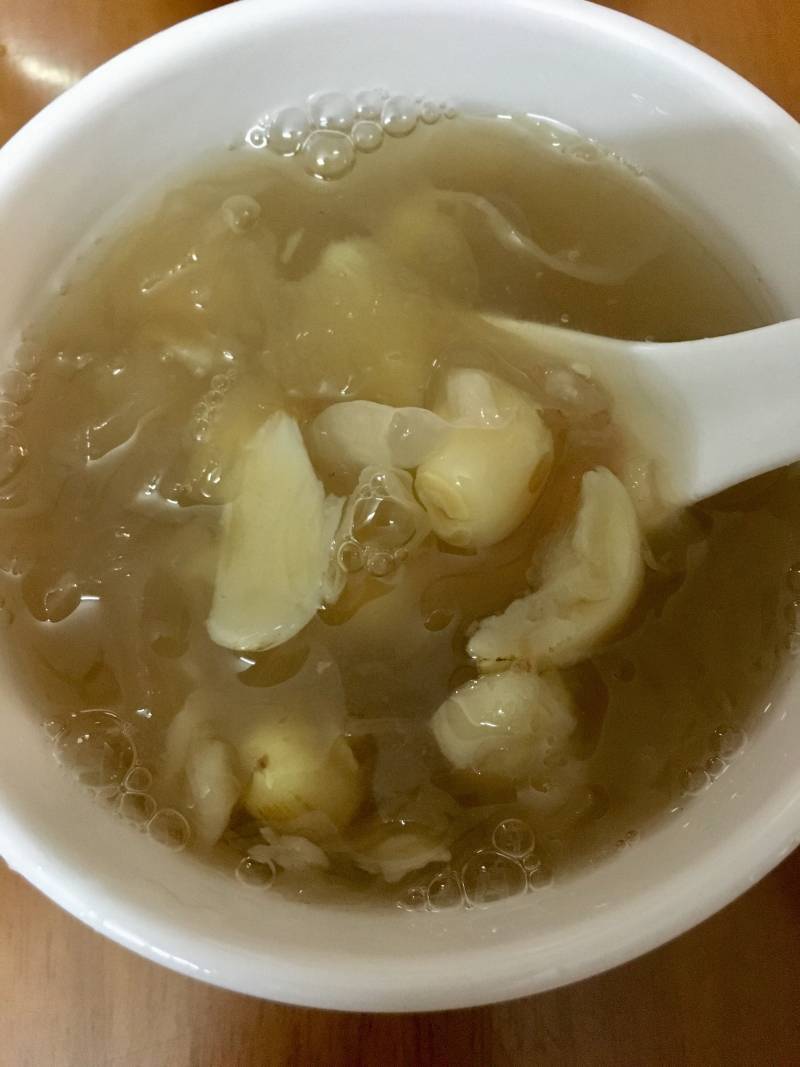 Steps to Make Lotus Seed, Lily Bulb and Tremella Sweet Soup